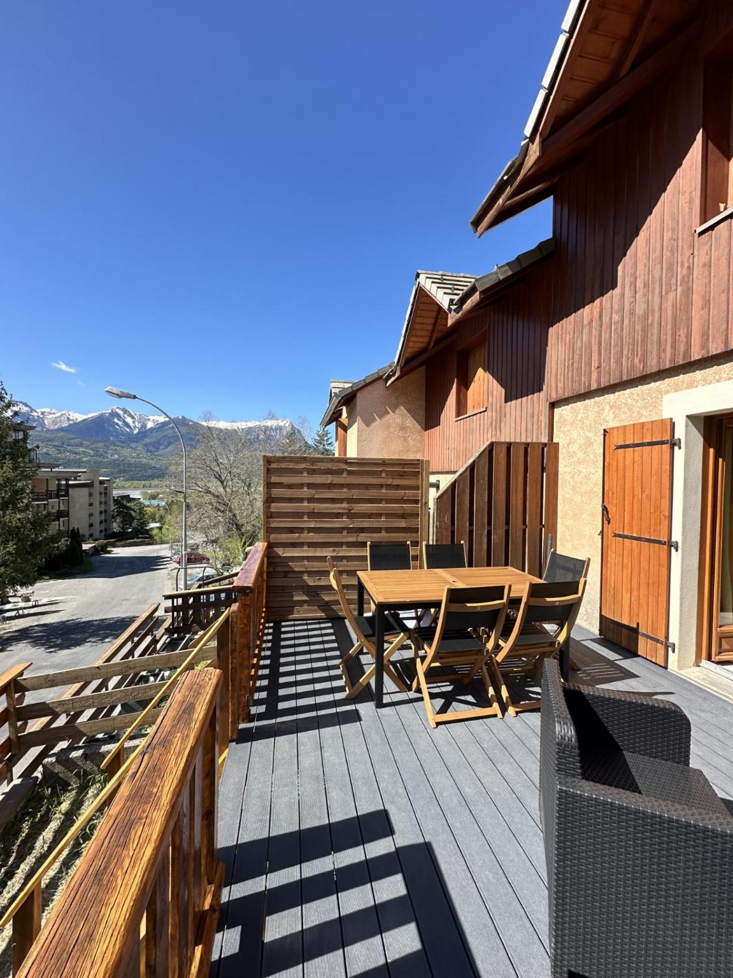 Appartement T3 au Plan d’eau d’Embrun avec Garage et Terrasse Extérieur photo