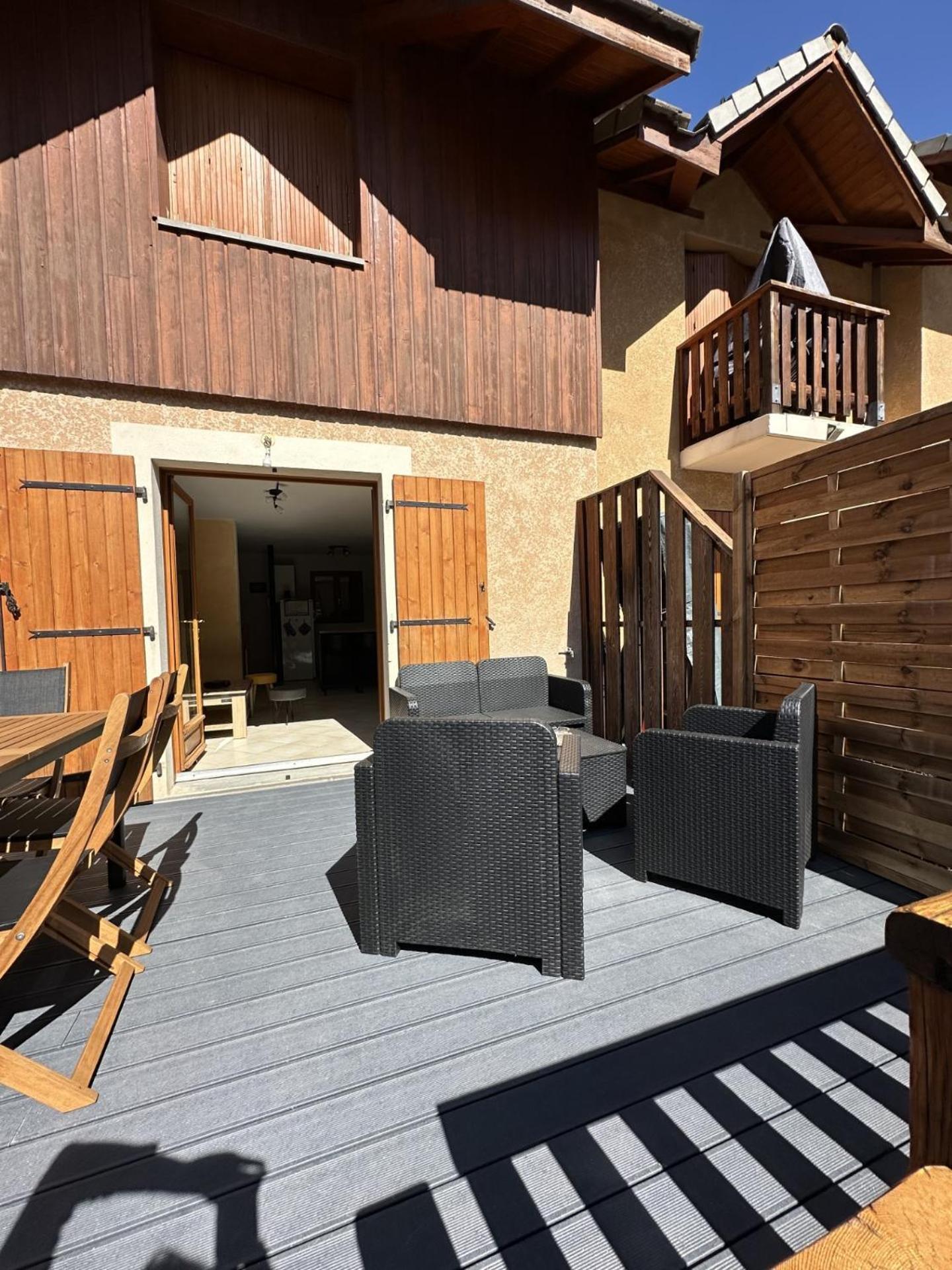 Appartement T3 au Plan d’eau d’Embrun avec Garage et Terrasse Extérieur photo