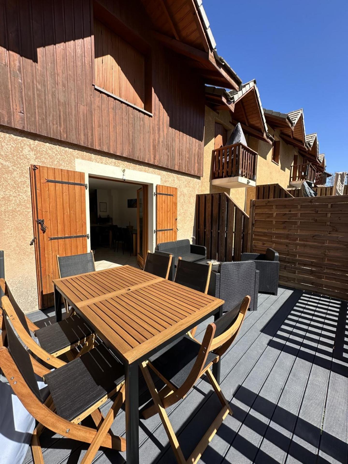 Appartement T3 au Plan d’eau d’Embrun avec Garage et Terrasse Extérieur photo